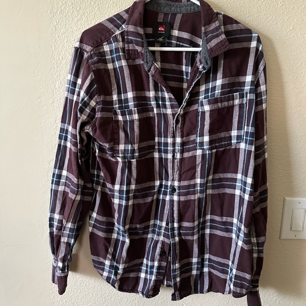 Quiksilver men's burgundy and Navy Plaid Button-Up Shirt pre owned size L/ B180